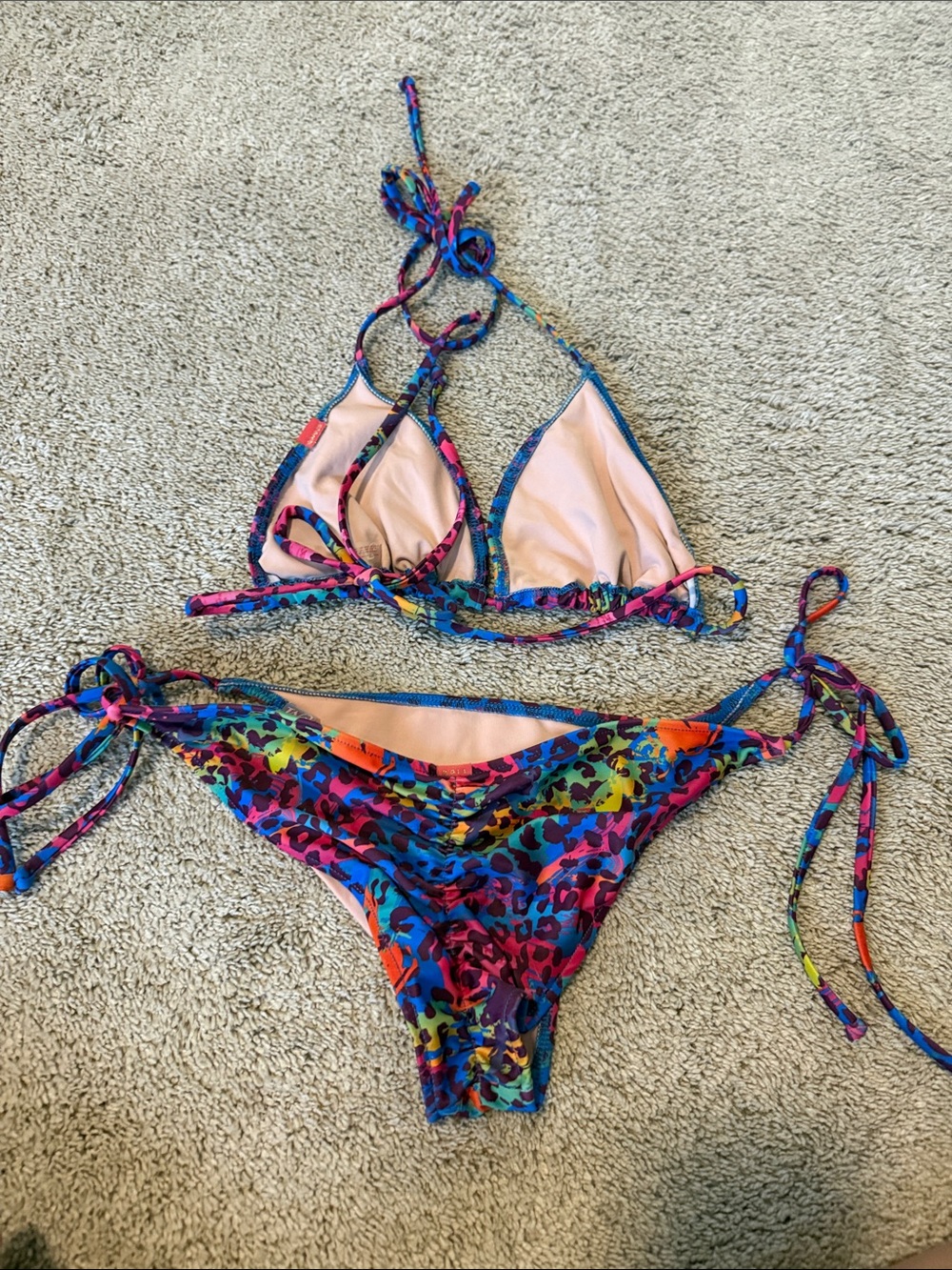 Doll 90’s Leopard bikini- medium top w medium scrunch bottom and medium thong. - Picture 5 of 8